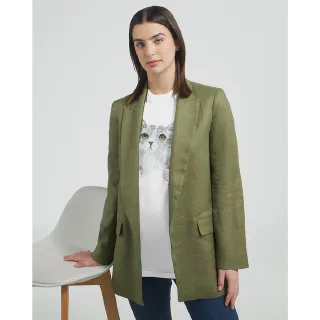 Women’s crewneck T-shirt with a watercolor grey floral cat design